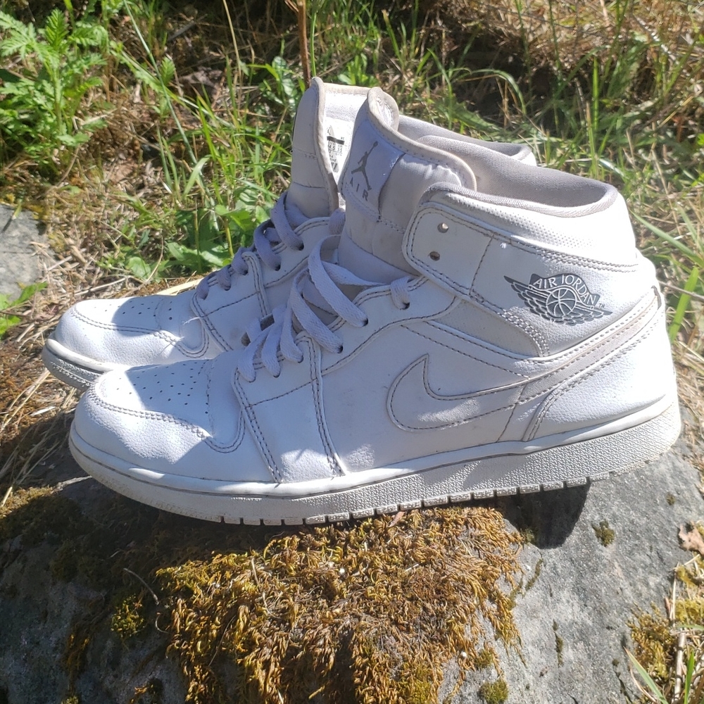 Shoes - Picture 3 of 4